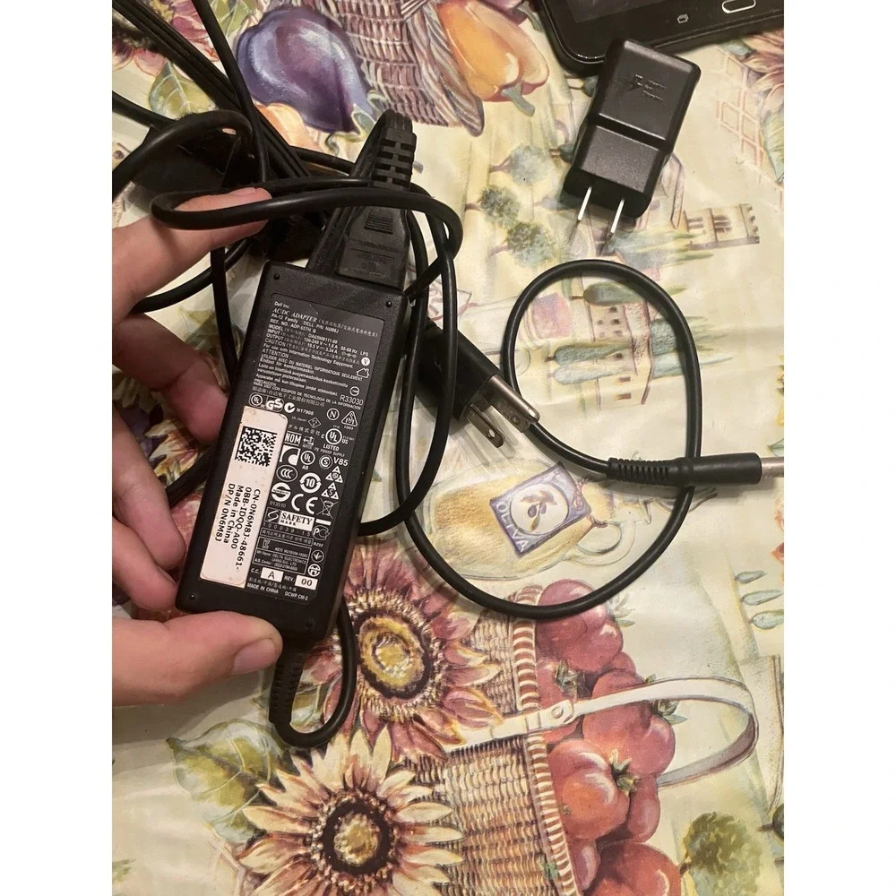 Lot of 4 devices for parts or repair. Apple - iPad - computer-Dell-Samsung